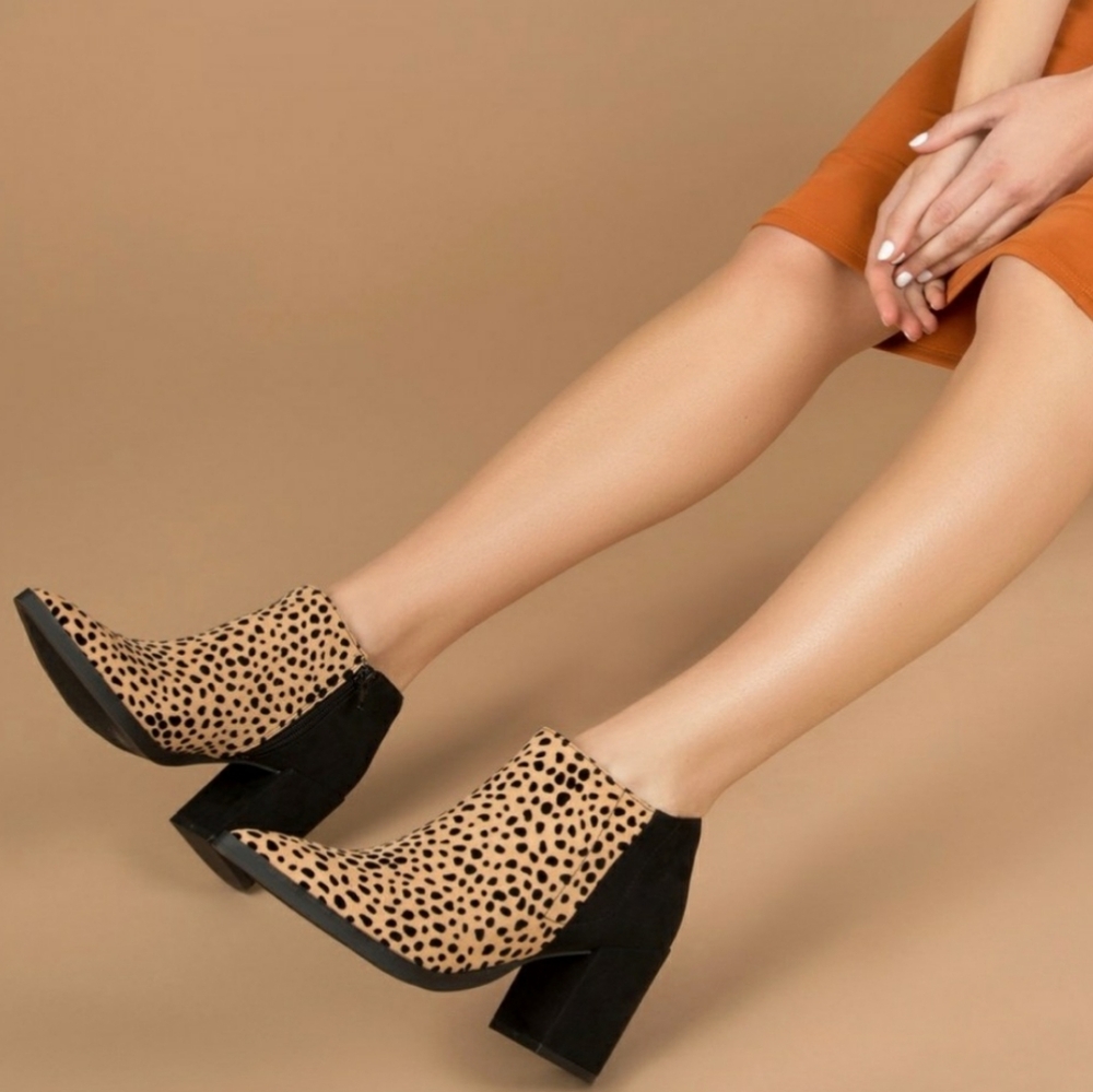 🆕 Leopard print booties
